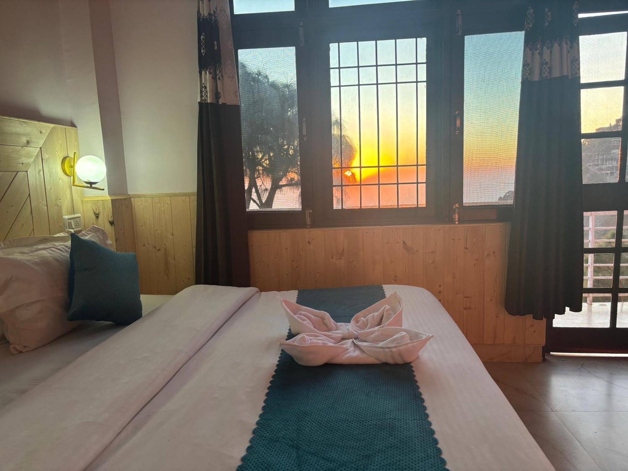 Urban Wave 2Bed Rooms By The North Edge Kasauli Exteriér fotografie